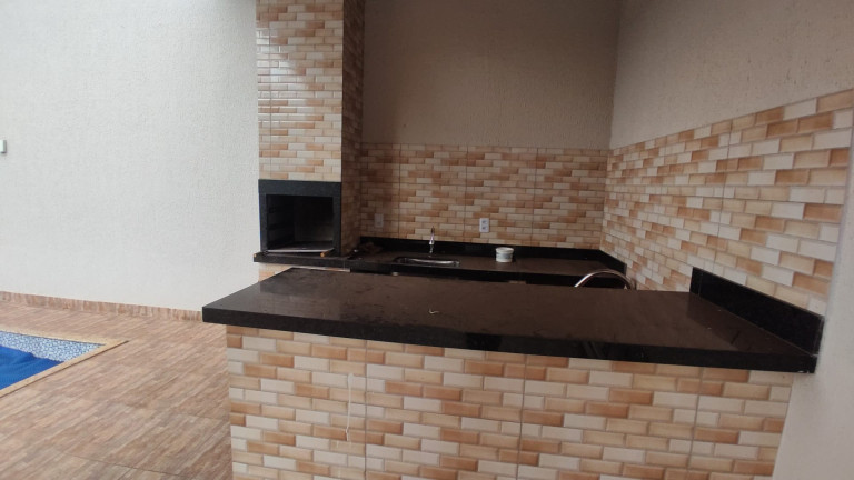 Imagem Casa com 3 Quartos à Venda, 275 m² em Jardim Canedo 1 - Senador Canedo Imagem Casa com 3 Quartos à Venda, 275 m² em Jardim Canedo 1 - Senador Canedo