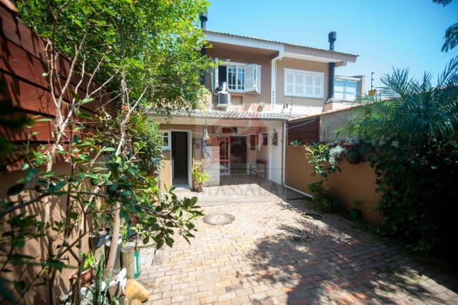 Imagem Casa com 3 Quartos à Venda, 139 m² em Serraria - Porto Alegre Imagem Casa com 3 Quartos à Venda, 139 m² em Serraria - Porto Alegre