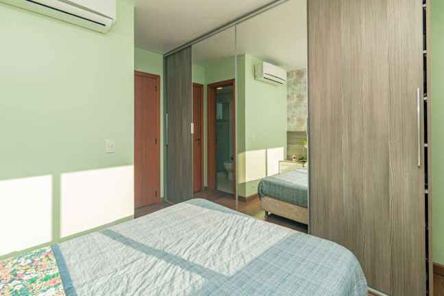 Imagem Imóvel com 2 Quartos à Venda, em Rio Branco - Porto Alegre Imagem Imóvel com 2 Quartos à Venda, em Rio Branco - Porto Alegre