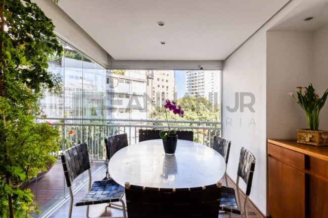 Imagem Imóvel com 3 Quartos à Venda, 151 m² em Cerqueira César - São Paulo