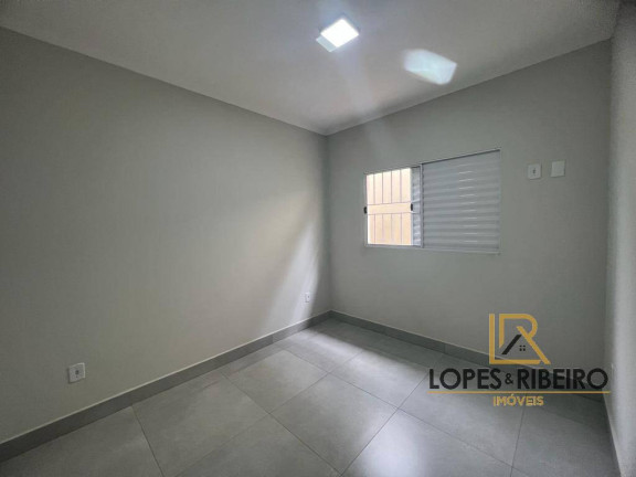 Imagem Casa com 3 Quartos à Venda,  em Jardim Ouro Verde - Botucatu