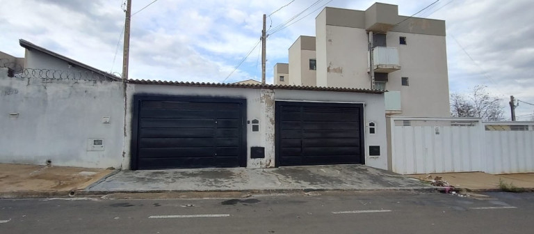 Casa com 2 Quartos à Venda,  em Jardim João Liporoni - Franca