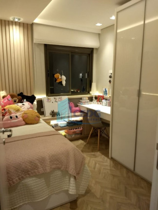 Imagem Apartamento com 2 Quartos à Venda, 78 m² em Capão Raso - Curitiba