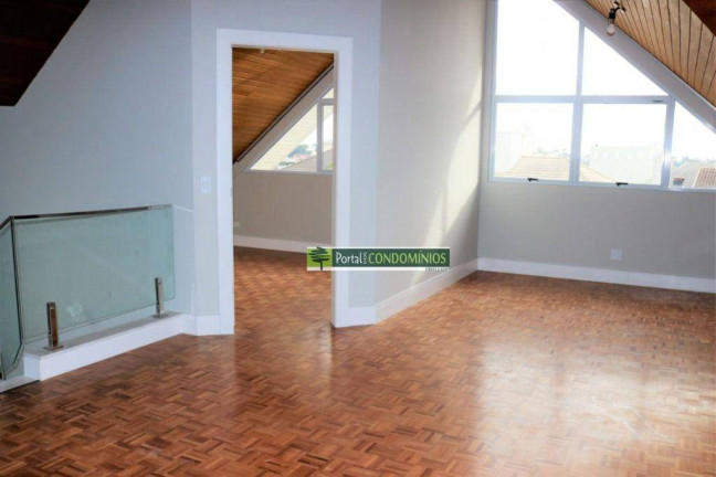 Imagem Casa com 6 Quartos à Venda, 435 m² em Uberaba - Curitiba Imagem Casa com 6 Quartos à Venda, 435 m² em Uberaba - Curitiba