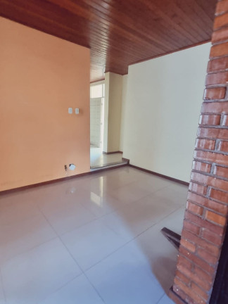 Imagem Casa com 5 Quartos à Venda, em Itapuã - Salvador Imagem Casa com 5 Quartos à Venda, em Itapuã - Salvador