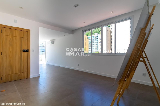 Imagem Imóvel com 3 Quartos à Venda, 237 m² em Copacabana - Rio De Janeiro Imagem Imóvel com 3 Quartos à Venda, 237 m² em Copacabana - Rio De Janeiro