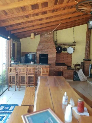 Imagem Casa com 3 Quartos à Venda, 2.500 m² em Arapongas Imagem Casa com 3 Quartos à Venda, 2.500 m² em Arapongas