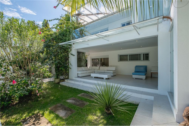 Imagem Casa com 7 Quartos à Venda, em Praia Brava - Florianópolis Imagem Casa com 7 Quartos à Venda, em Praia Brava - Florianópolis