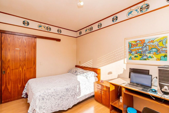 Imagem Imóvel com 4 Quartos à Venda, 335 m² em Rio Branco - Porto Alegre