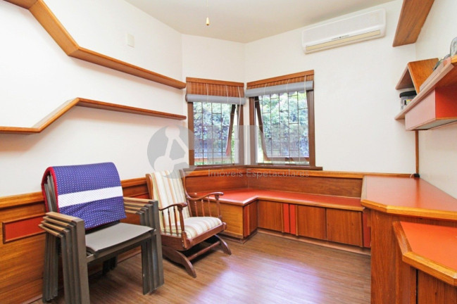 Imagem Casa com 3 Quartos à Venda, 334 m² em Chácara Das Pedras - Porto Alegre