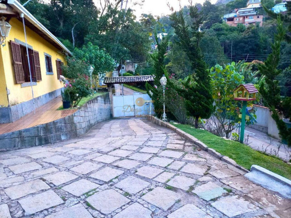 Imagem Casa com 4 Quartos à Venda, 250 m² em Jardim Salaco - Teresópolis