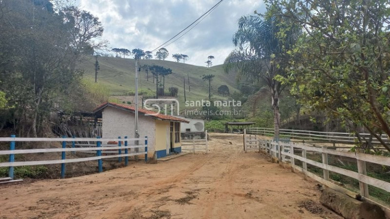 Imagem Imóvel com 3 Quartos à Venda, 1 m² em Bairro Calunga/peitudo - Silveiras