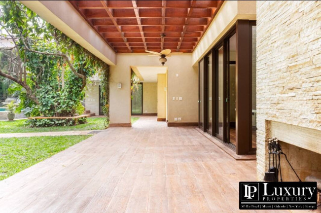 Imagem Casa com 4 Quartos à Venda, 1.019 m² em Alto De Pinheiros - São Paulo