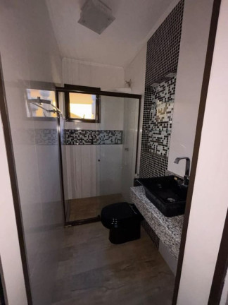 Imagem Casa com 3 Quartos à Venda, 166 m² em Medianeira - Porto Alegre