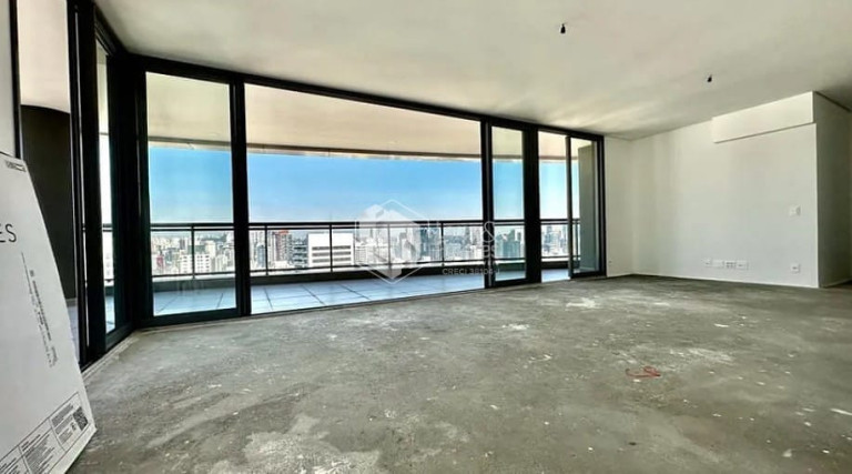 Imóvel com 4 Quartos à Venda, 324 m² em Vila Nova Conceição - São Paulo