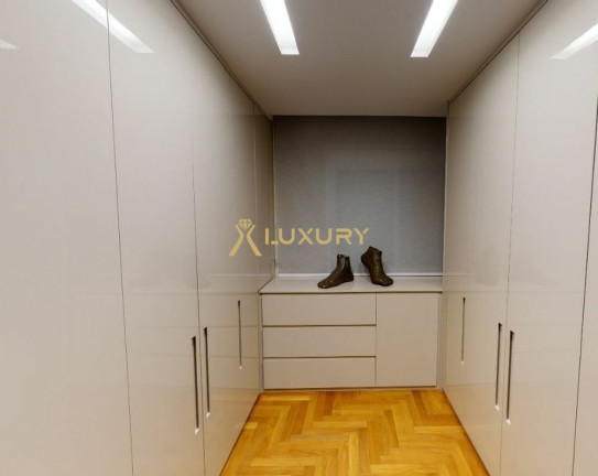 Imagem Imóvel com 4 Quartos à Venda, 246 m² em Santo Antônio - Belo Horizonte