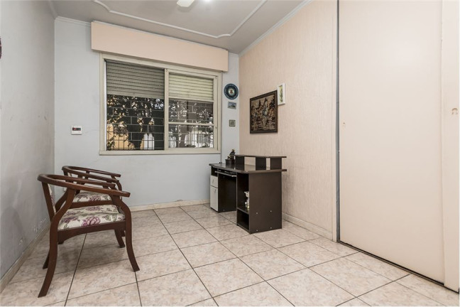 Imagem Casa com 7 Quartos à Venda, em Jardim Itu - Porto Alegre Imagem Casa com 7 Quartos à Venda, em Jardim Itu - Porto Alegre