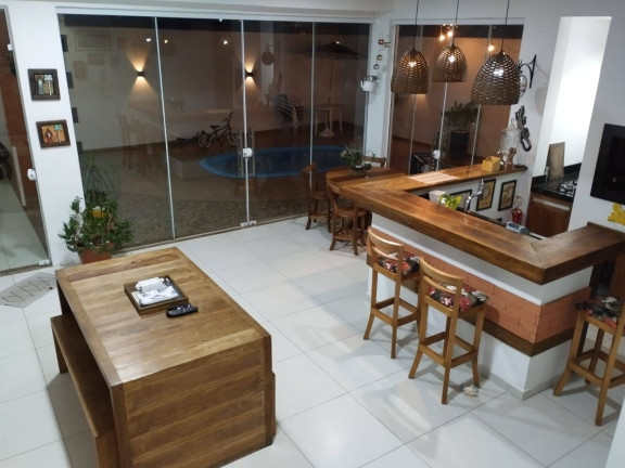Imagem Casa com 3 Quartos à Venda, 263 m² em Centro - Barra Velha Imagem Casa com 3 Quartos à Venda, 263 m² em Centro - Barra Velha