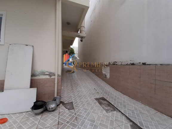 Imagem Imóvel com 4 Quartos à Venda, 221 m² em Trindade - Florianópolis Imagem Imóvel com 4 Quartos à Venda, 221 m² em Trindade - Florianópolis