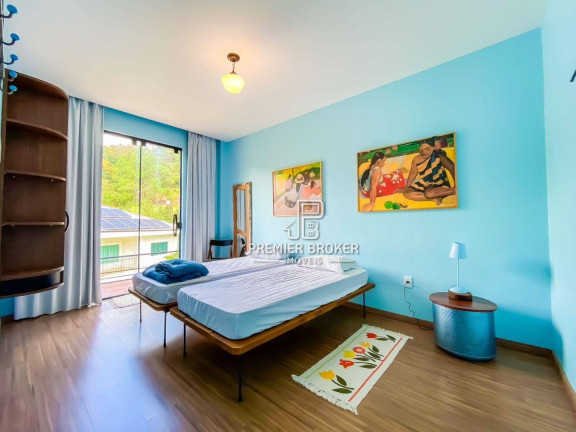 Imagem Casa com 4 Quartos à Venda, 320 m² em Vargem Grande - Teresópolis