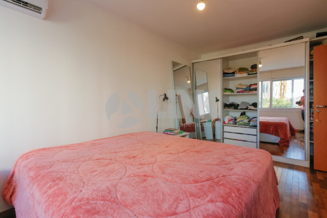 Imagem Apartamento com 3 Quartos à Venda, 133 m² em Independência - Porto Alegre Imagem Apartamento com 3 Quartos à Venda, 133 m² em Independência - Porto Alegre