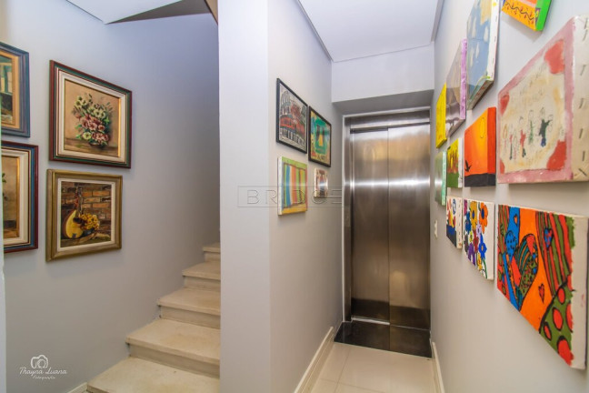 Imagem Casa com 6 Quartos à Venda, 570 m² em Três Figueiras - Porto Alegre Imagem Casa com 6 Quartos à Venda, 570 m² em Três Figueiras - Porto Alegre