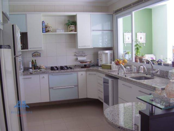 Imagem Casa com 4 Quartos à Venda, 306 m² em Córrego Grande - Florianópolis Imagem Casa com 4 Quartos à Venda, 306 m² em Córrego Grande - Florianópolis