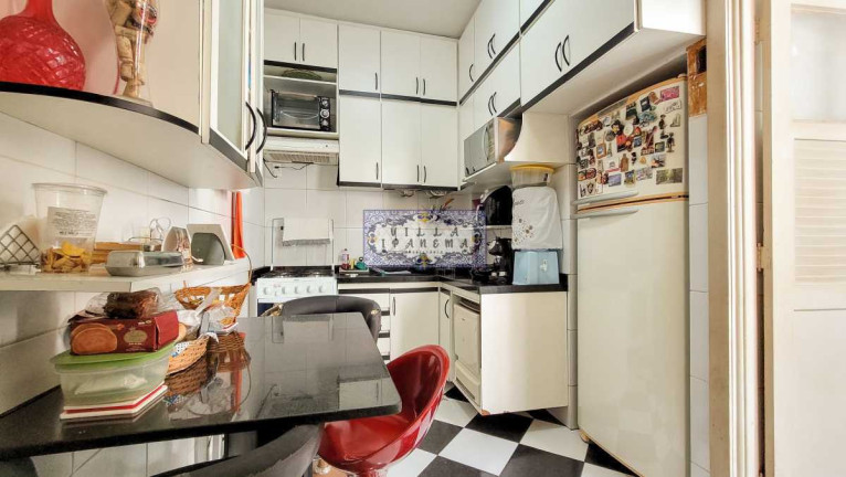 Imagem Apartamento com 3 Quartos à Venda, 100 m² em Leme - Rio De Janeiro Imagem Apartamento com 3 Quartos à Venda, 100 m² em Leme - Rio De Janeiro