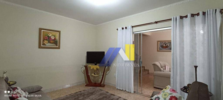 Imagem Casa com 3 Quartos à Venda, 265 m² em Centro - Pouso Alegre Imagem Casa com 3 Quartos à Venda, 265 m² em Centro - Pouso Alegre
