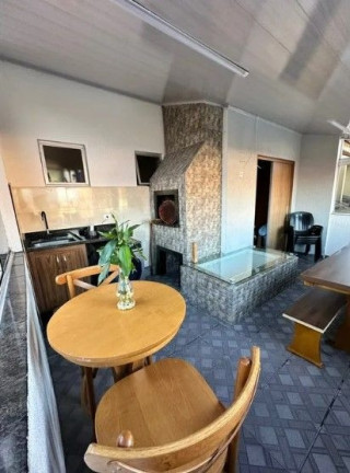Imagem Casa com 3 Quartos à Venda, 130 m² em Cajuru - Curitiba Imagem Casa com 3 Quartos à Venda, 130 m² em Cajuru - Curitiba