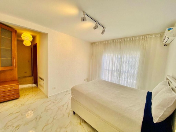 Imagem Casa com 3 Quartos à Venda, 250 m² em Mercês - Curitiba Imagem Casa com 3 Quartos à Venda, 250 m² em Mercês - Curitiba
