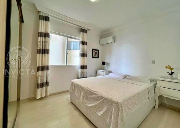 Imagem Apartamento com 3 Quartos à Venda, 205 m² em Centro - Balneário Camboriú Imagem Apartamento com 3 Quartos à Venda, 205 m² em Centro - Balneário Camboriú
