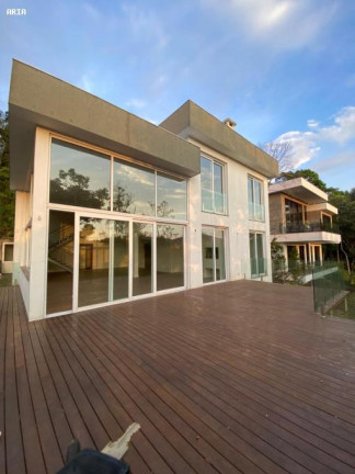 Imagem Casa com 3 Quartos à Venda, 279 m² em Alphavile - Gramado
