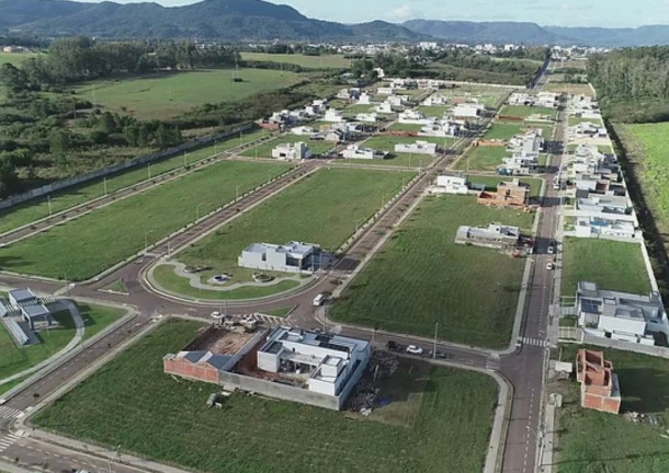 Terreno à Venda, 398 m² em Camobi - Santa Maria