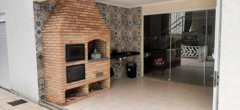 Imagem Casa com 3 Quartos à Venda, 211 m² em Usina - Atibaia Imagem Casa com 3 Quartos à Venda, 211 m² em Usina - Atibaia