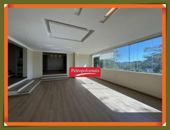 Imagem Casa com 4 Quartos à Venda, 430 m² em Castelanea - Petrópolis Imagem Casa com 4 Quartos à Venda, 430 m² em Castelanea - Petrópolis