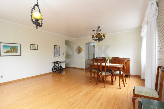 Imagem Apartamento com 3 Quartos à Venda, 136 m² em Petrópolis - Porto Alegre