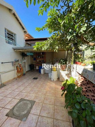 Imagem Casa com 3 Quartos à Venda, 197 m² em Centro - Rio Claro Imagem Casa com 3 Quartos à Venda, 197 m² em Centro - Rio Claro