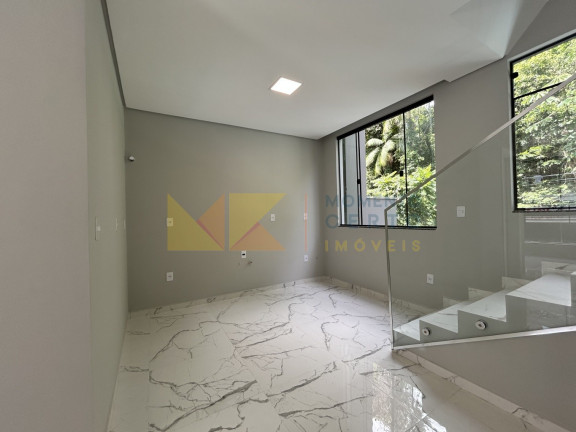Imagem Sobrado com 3 Quartos à Venda, 144 m² em água Verde - Blumenau