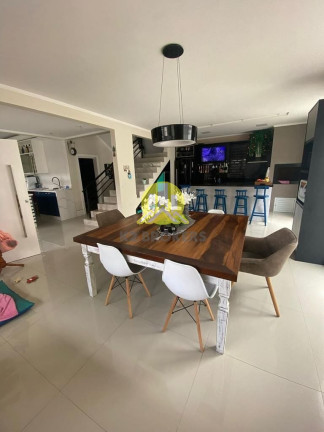 Imagem Casa com 3 Quartos à Venda, 347 m² em Centro - Balneário Camboriú Imagem Casa com 3 Quartos à Venda, 347 m² em Centro - Balneário Camboriú