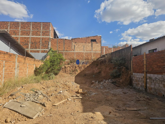 Terreno à Venda, 300 m² em Residencial Itatiaia - Anápolis