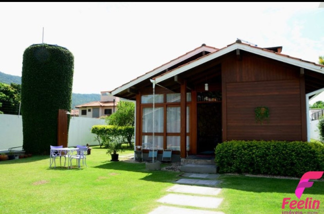 Imagem Casa com 4 Quartos à Venda, 400 m² em Lagoa Da Conceição - Florianópolis Imagem Casa com 4 Quartos à Venda, 400 m² em Lagoa Da Conceição - Florianópolis
