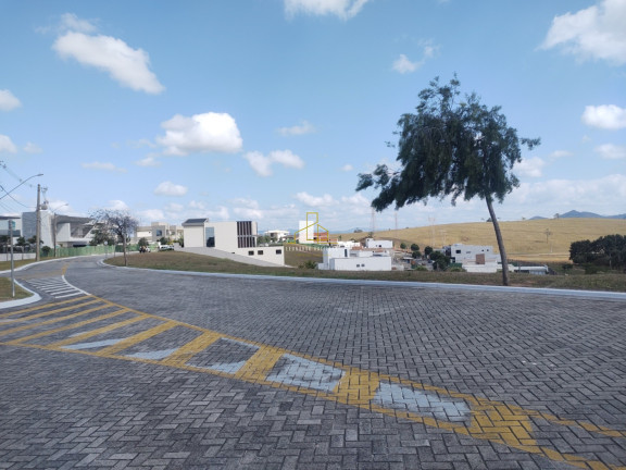 Imóvel à Venda, 571 m² em Jacuhy - Serra