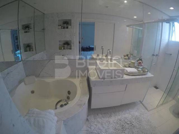 Imagem Apartamento com 3 Quartos à Venda, 221 m² em Centro - Balneário Camboriú Imagem Apartamento com 3 Quartos à Venda, 221 m² em Centro - Balneário Camboriú