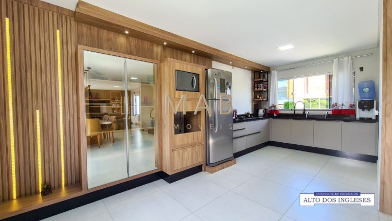 Imagem Casa com 3 Quartos à Venda, 285 m² em Ingleses Do Rio Vermelho - Florianópolis Imagem Casa com 3 Quartos à Venda, 285 m² em Ingleses Do Rio Vermelho - Florianópolis