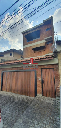 Casa com 4 Quartos para Alugar, 400 m² em água Fria - São Paulo