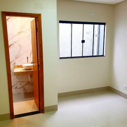 Imagem Sobrado com 4 Quartos à Venda, 215 m² em Jardim Planalto - Goiânia