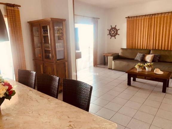 Imagem Casa com 4 Quartos para Temporada, em Canto Grande - Bombinhas Imagem Casa com 4 Quartos para Temporada, em Canto Grande - Bombinhas