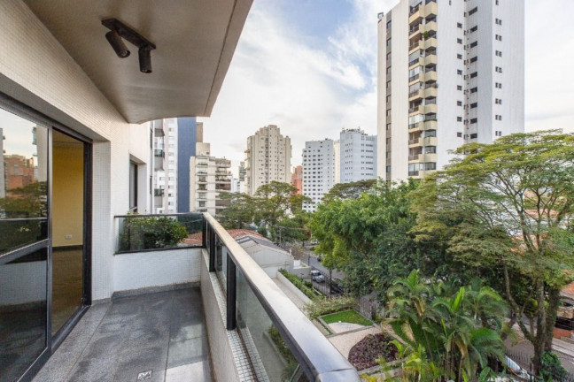 Imagem Imóvel com 5 Quartos à Venda, 220 m² em Moema - São Paulo Imagem Imóvel com 5 Quartos à Venda, 220 m² em Moema - São Paulo