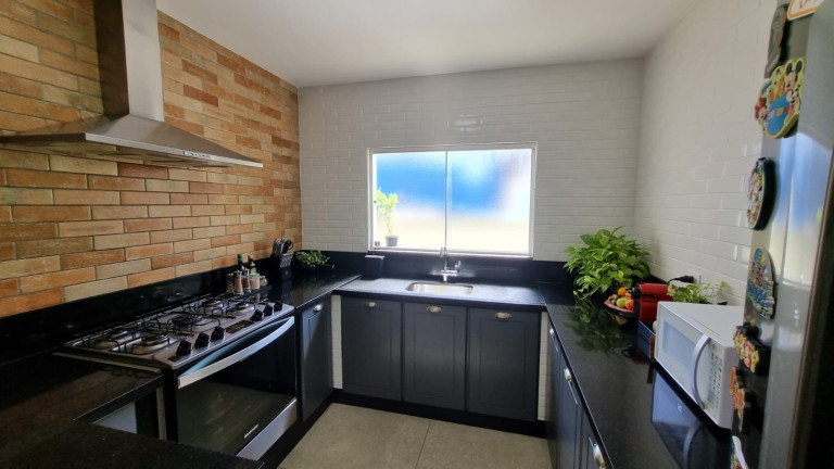 Imagem Casa com 3 Quartos à Venda, 260 m² em Vila Petrópolis - Atibaia Imagem Casa com 3 Quartos à Venda, 260 m² em Vila Petrópolis - Atibaia